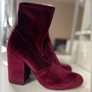 STEVE MADDEN BOOTIES